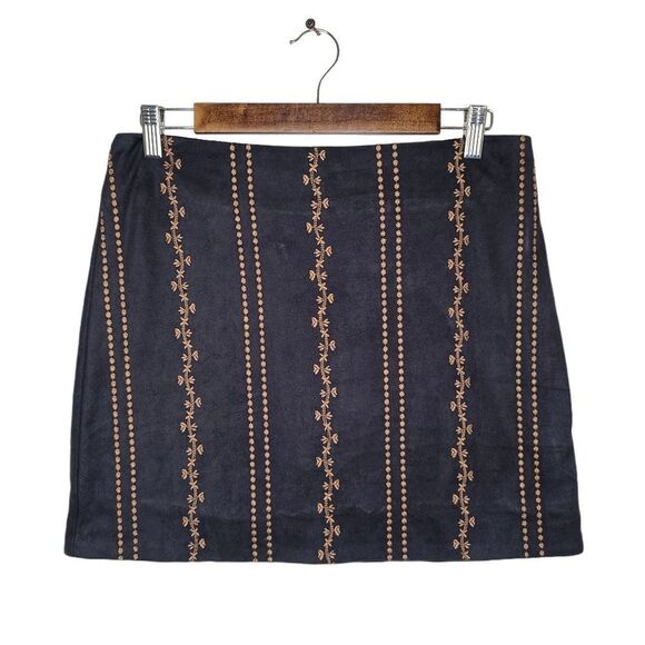 Altar'd State | Black Suede Embroidered Mini Skirt | Large - Picture 4 of 12